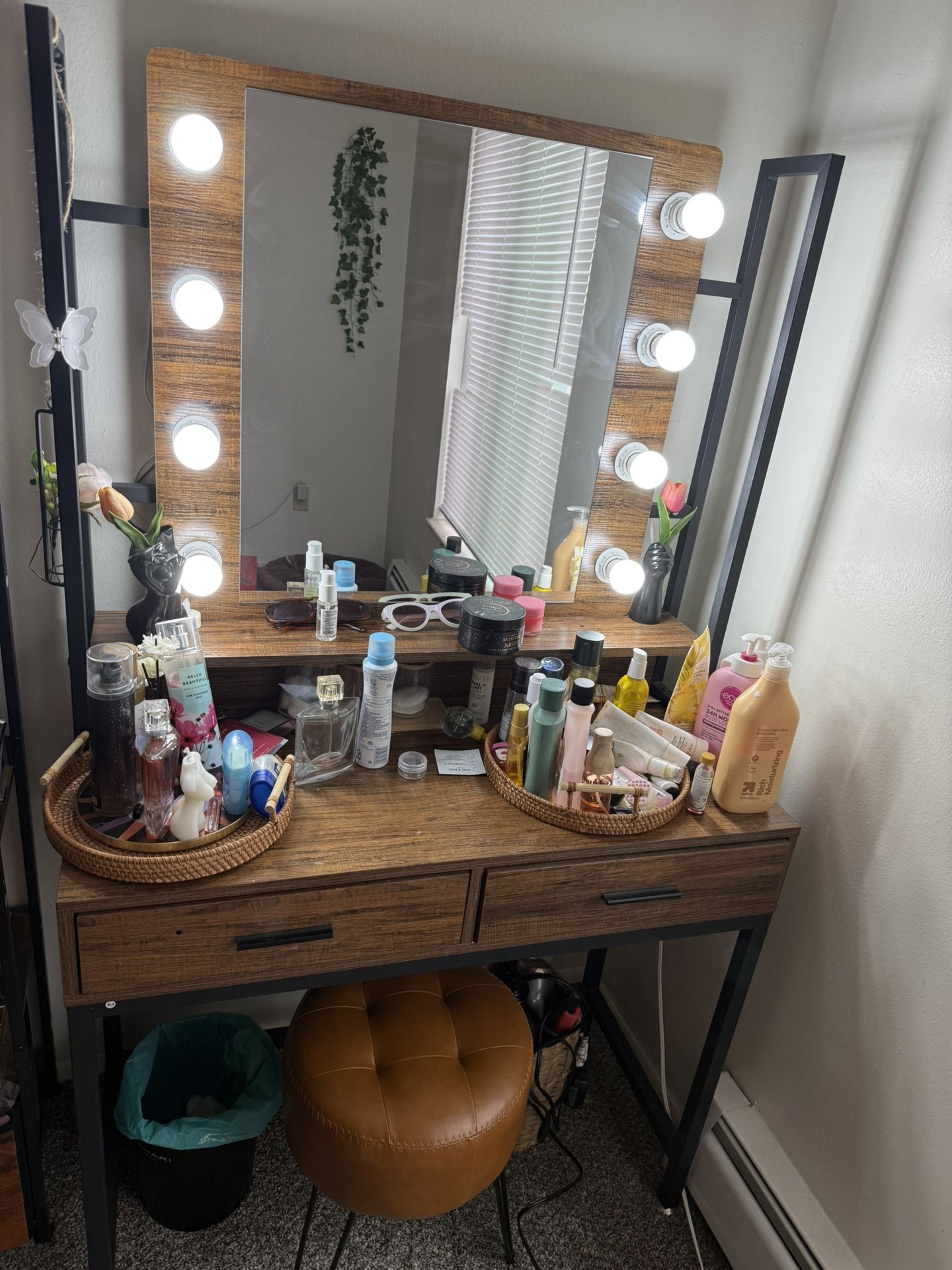 Almost NEW Makeup Vanity