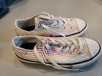 Girls Converse Low Shoes