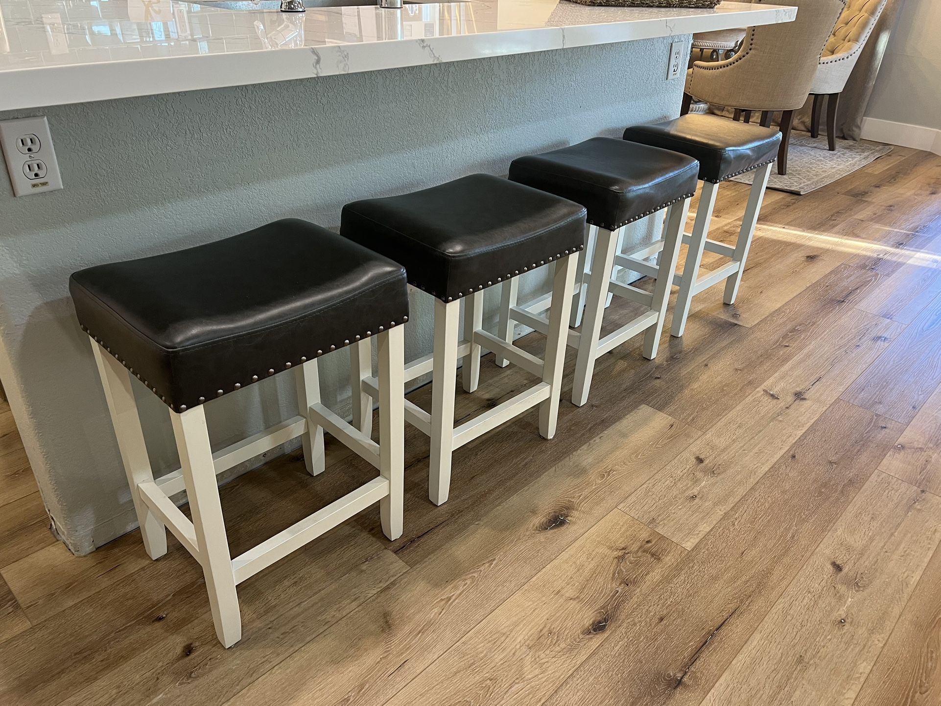 4 Bar Stool Chairs