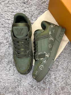 Lv shoe size 11