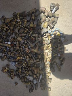 Brass pipe fittings