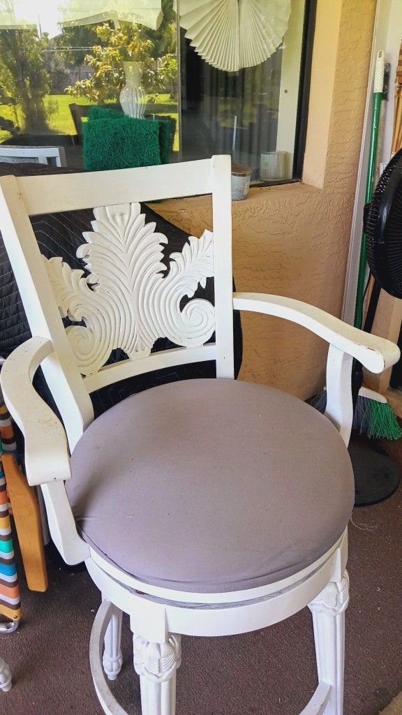 3 Bar Stools