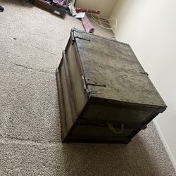Vintage chest 