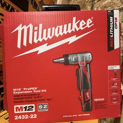Milwaukee new Kit Pex expander M12, battery and charger