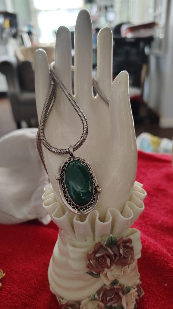 Vintage Sterling Silver Green Stone , Necklace Don't Kno If It's Turquoise