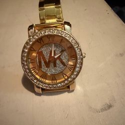 MK watch in excellent condition  with new battery