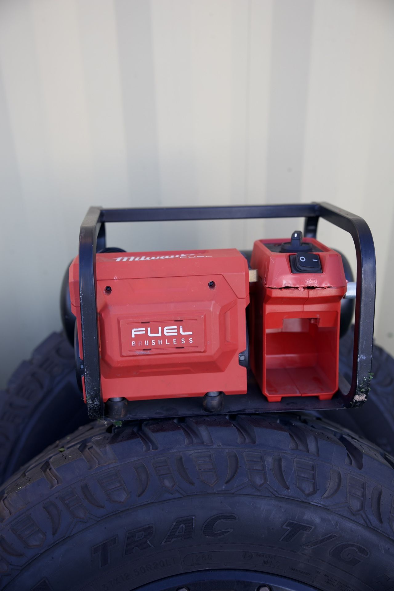 Milwaukee M18 FUEL Air Compressor (2 Gal)