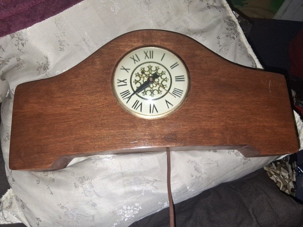 Vintage Lanshire Mantle Clock