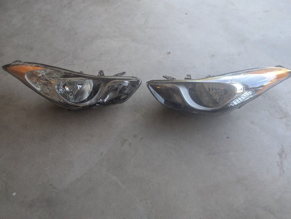 Hyundai Elantra Headlights Assembly