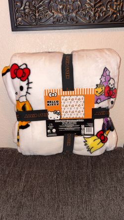 Hello Kitty Halloween blanket QUEEN ( read description)