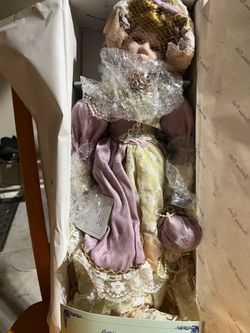Vintage Porcelain Collector Doll w/ Original Box & Certificate – Excellent Condition