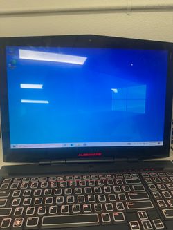 Alienware 17 Gaming Laptop – i7 / 8GB / 500GB
