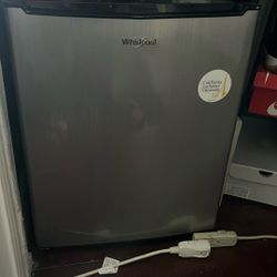 Mini Fridge 