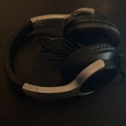 Headphones with microphone