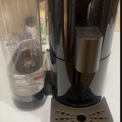 NESPRESSO COFFEE MACHINE 