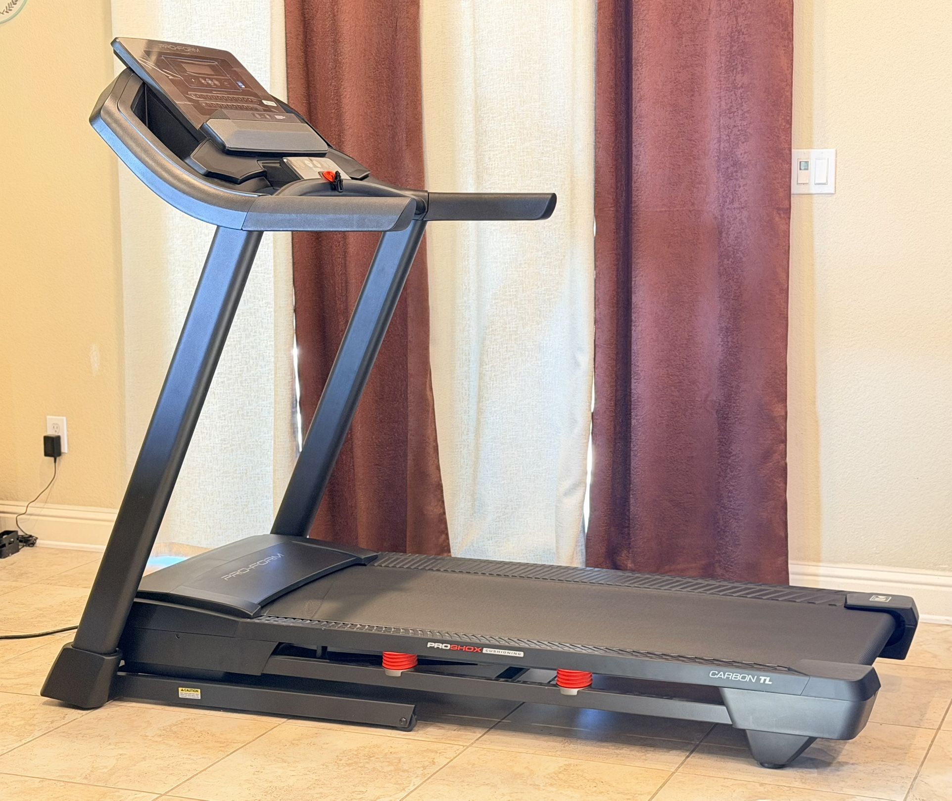 Treadmill Pro-Form, Incline, Foldable , Quiet, Carbon TL