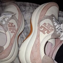 Wmns Size 6 TORY BURCHS