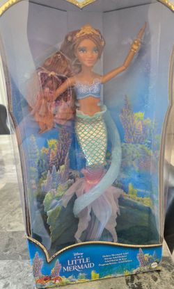 Disney The Little Mermaid Deluxe Mermaid Ariel Doll