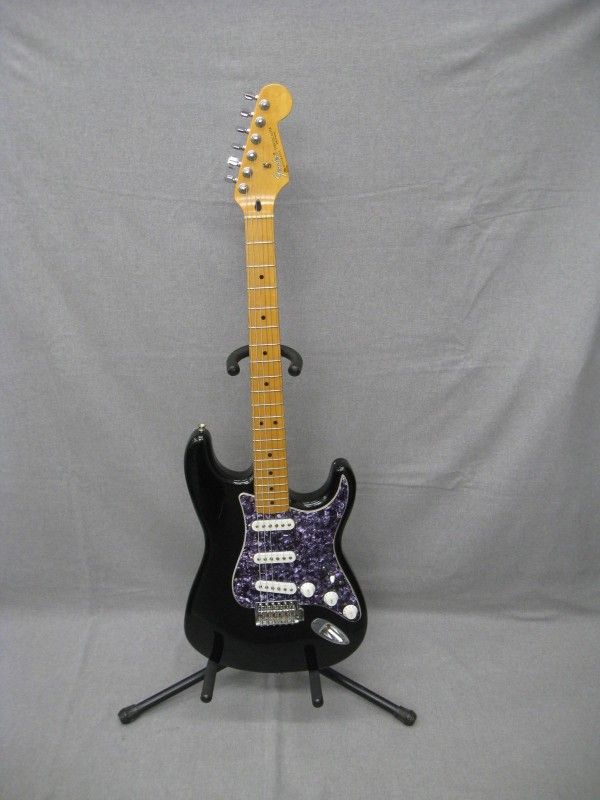 2019 Fender Stratocaster Electric Guitar Black