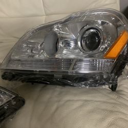 Mercedes Benz-GL Headlights 