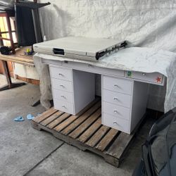 Hollywood Makeup Vanity Desk