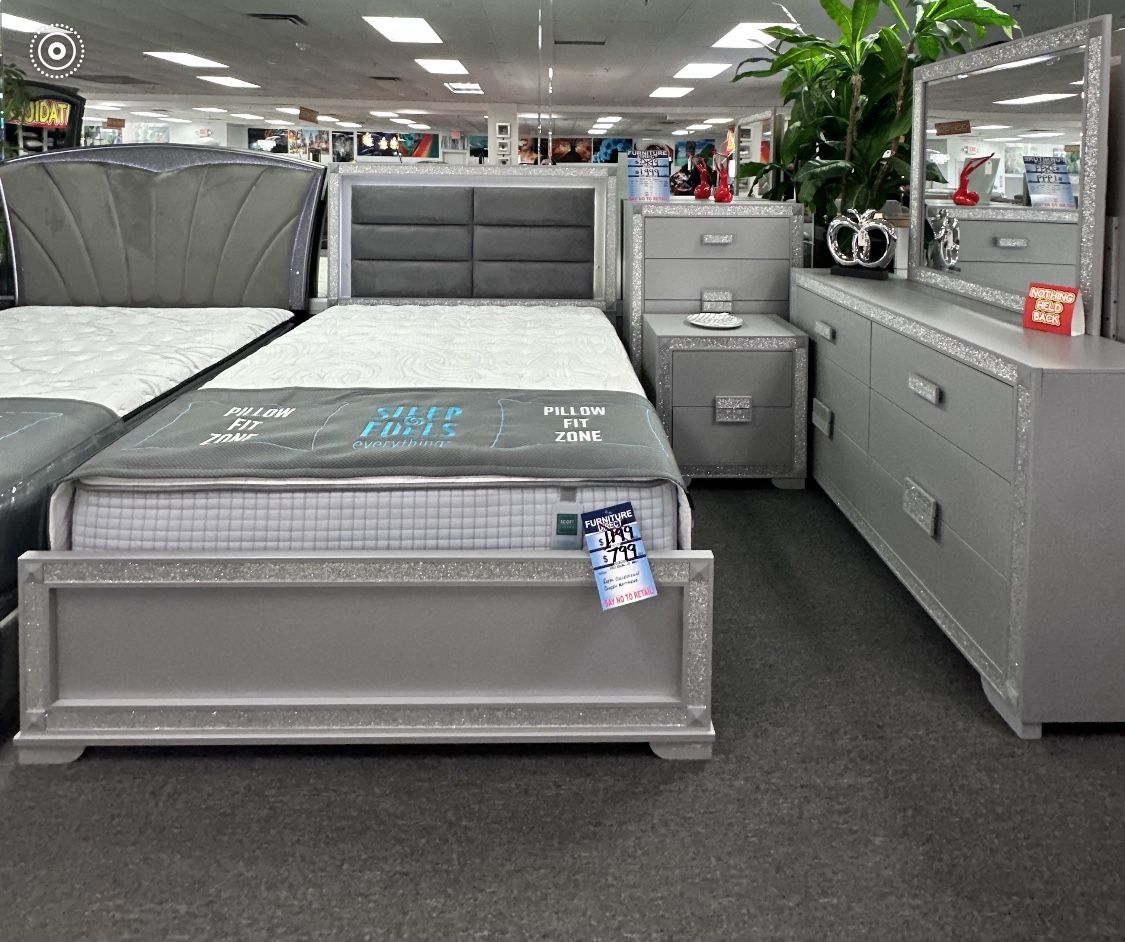 Huge President Day Sale 5pc Bedroom Set For Only $999!!!!