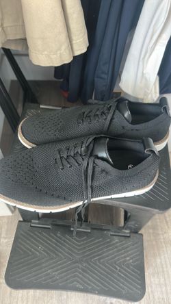 Nike Free RN Flyknit running shoes, in Black/White with a gum-colored outsole size 10.5