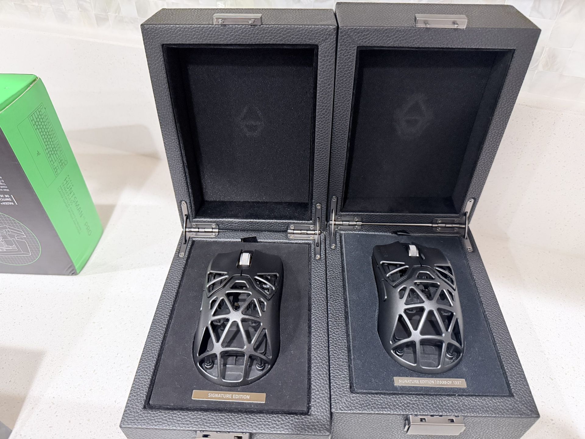 Razer Viper Mini Signature Edition - Black Model RZ01-0441 2nd Edition