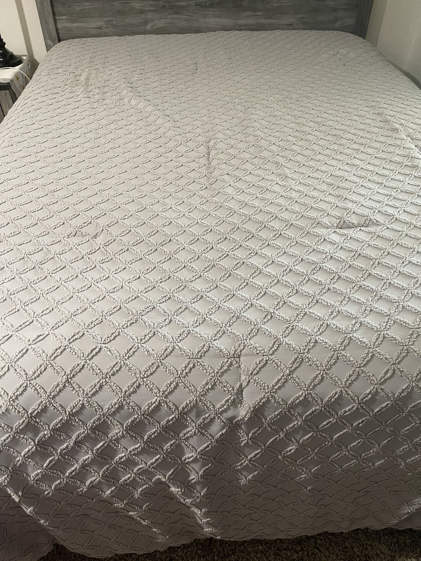 Kings Size Bedspread Just Use One Time