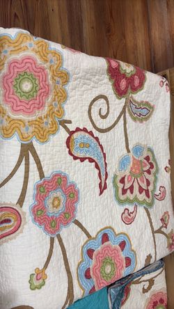 Queen quilt bedspread