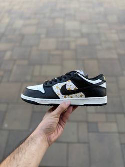 Supreme x Nike SB Dunk Low Stars Black size 9