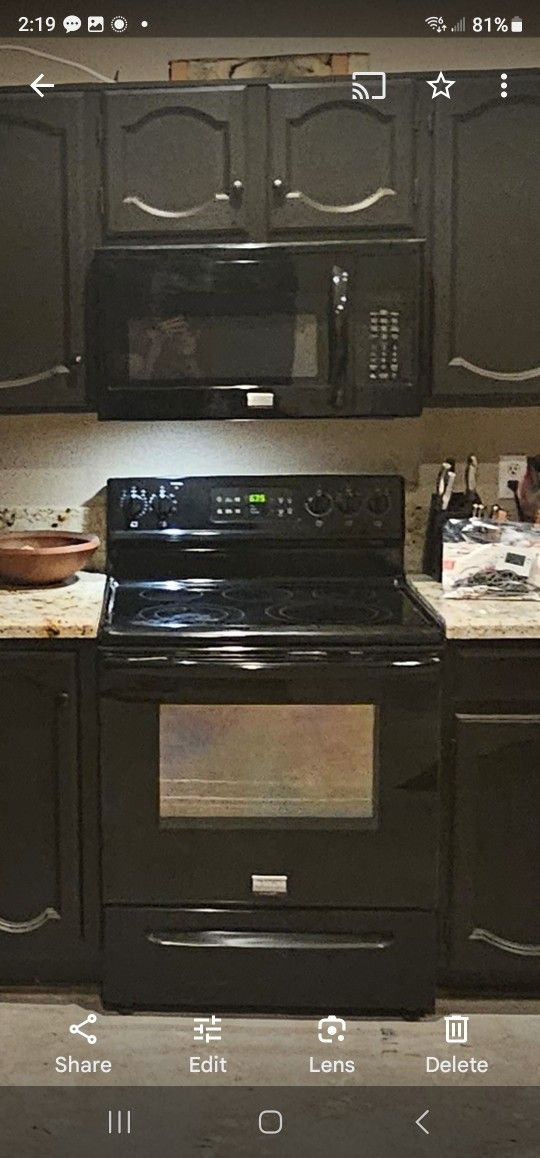 Electric Stove, Microwave, And Refrigerator 