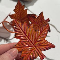 4 Metal Leaf Napkin Rings
