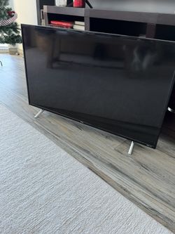 42” TCL Roku 4K Smart TV – Great Condition
