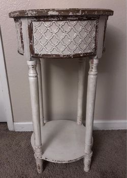 White Embossed Round Accent Table