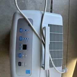 GE 70 Pints Dehumidifier 