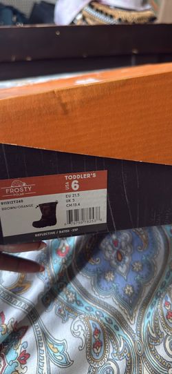 Frosty Polar Toddler Winter Boots — Size 6 — New in Box