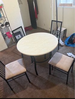 Table kitchen