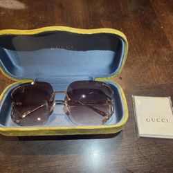Gucci GG0646S - Women Sunglasses.
