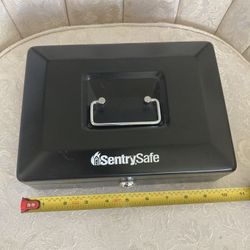 Small Safe (no Key)