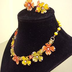 Vintage Colored Flowers Choker Necklace 