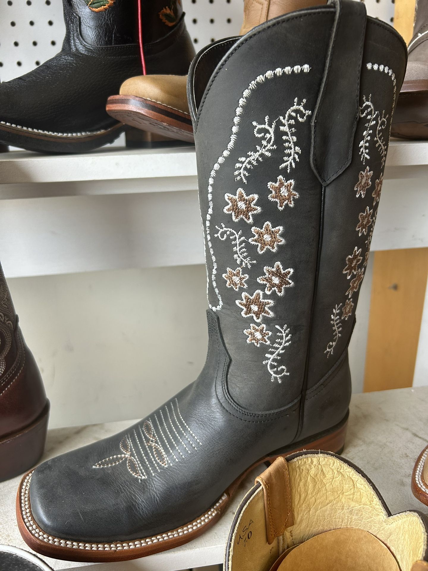 Female Boot 12