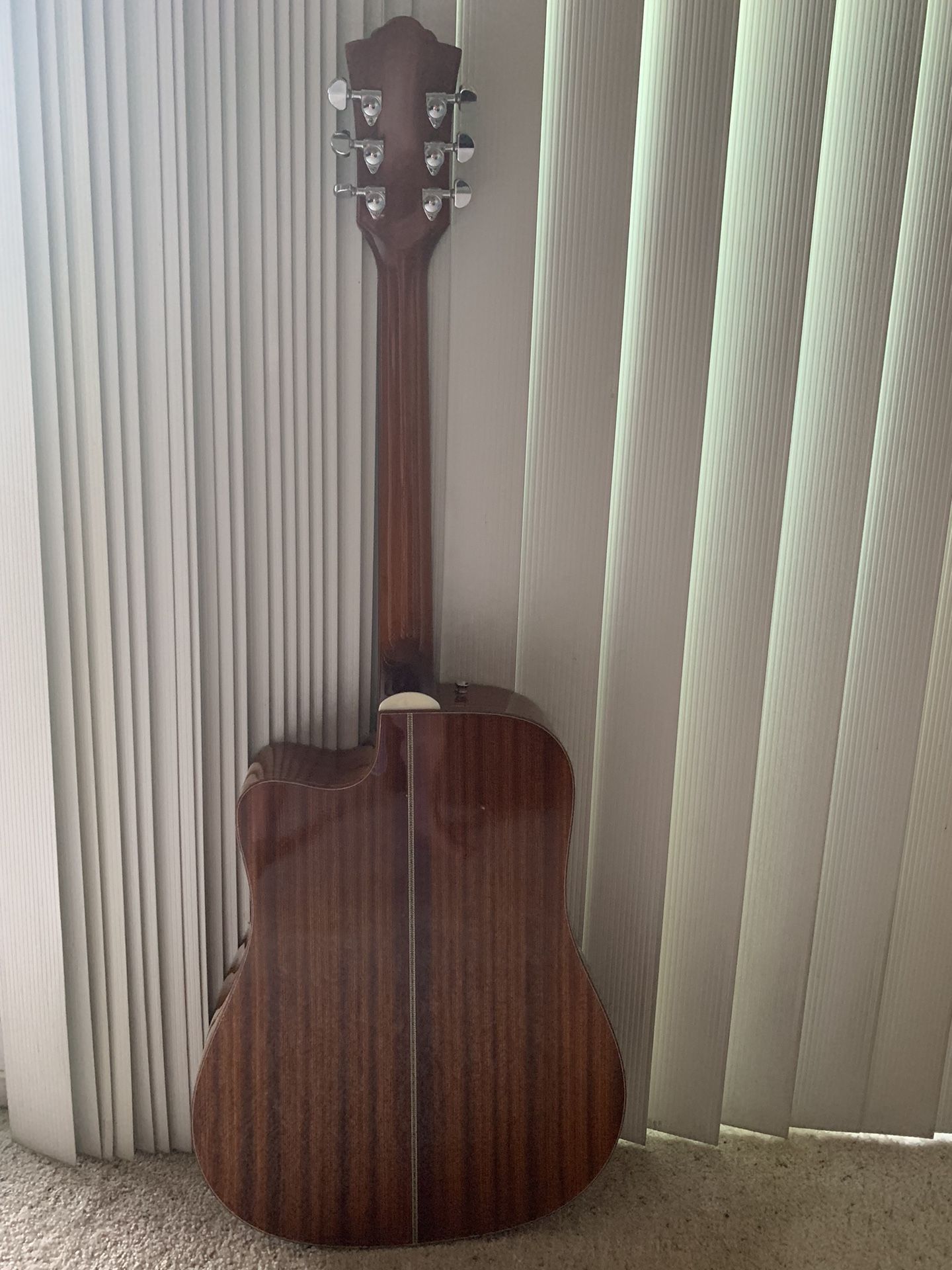 Guild GAD40 Acoustic/electric guitar