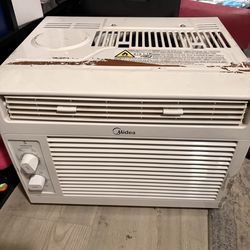 Midea air conditioner