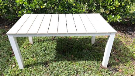 Outdoor table