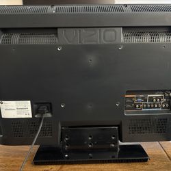 VIZIO E320VL 32-inch Full Array LCD HDTV