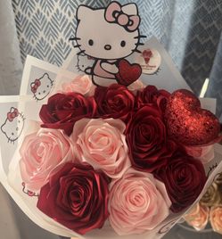 Hello Kitty Bouquet 18 Roses
