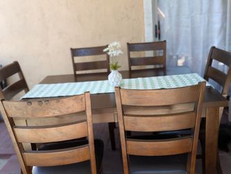 6 pc with dinning table set
