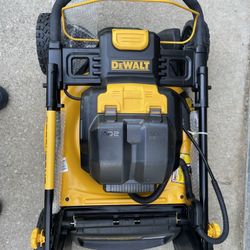 New DeWalt Electric 20V Lawnmower Mower DCMWP233U2- No Batteries