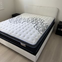 Queen Size Mattress Pillow Top 12” Thick. ❇️ All Sizes Available ❇️ New Mattress In A Plastic Sealed ❇️ Delivery Available 